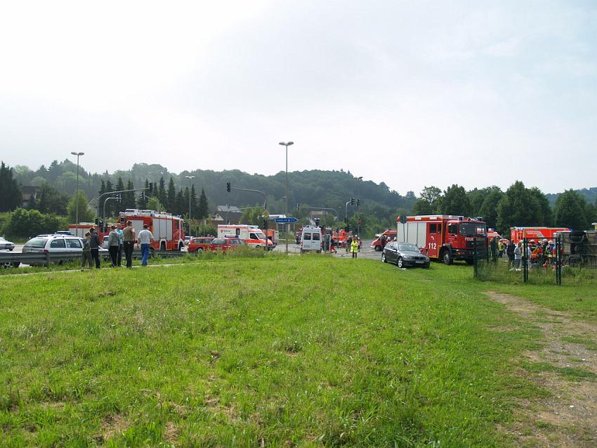 Schwerer Unfall mit Reisebus Lohmar Donrather Dreieck P005.JPG